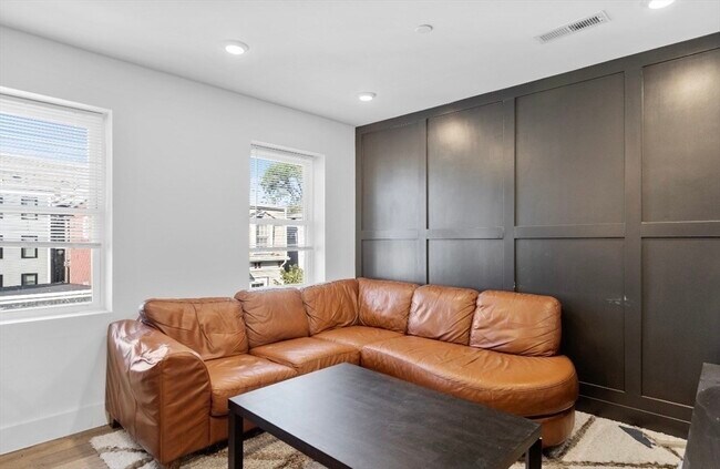 Foto del edificio - 211 W 9th St