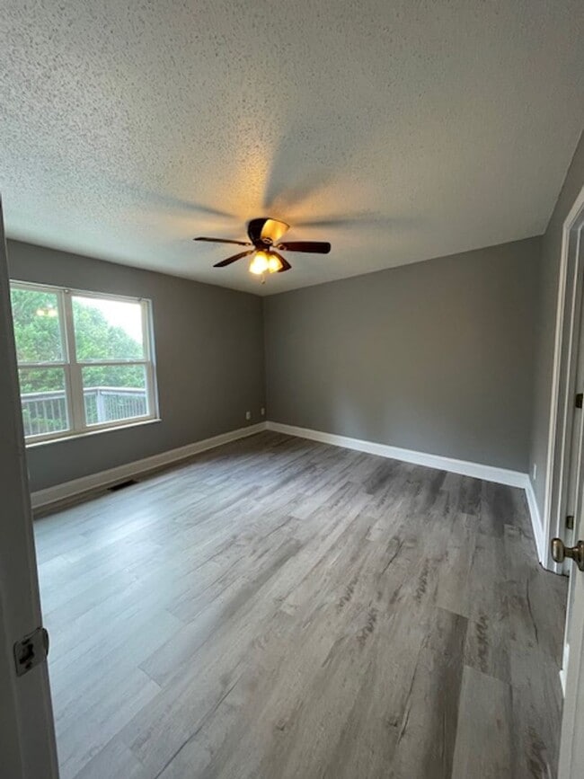 Building Photo - 1013 Huntington Pl Dr