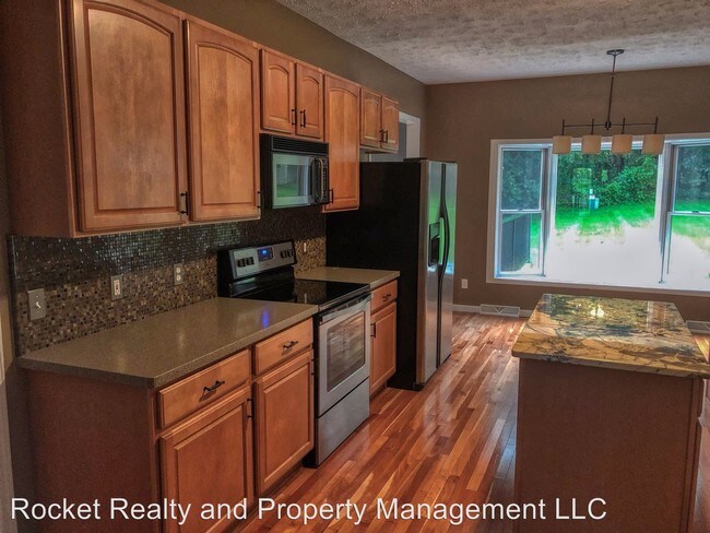 Building Photo - 4 br, 3.5 bath House - 3423 Briar Crest Drive