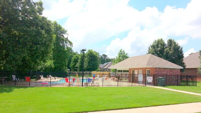 Building Photo - 4747 Mayflower Ct