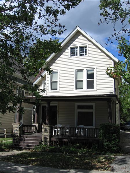 Primary Photo - 909 E Huron St