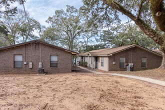 Building Photo - 5405 E Shore Dr