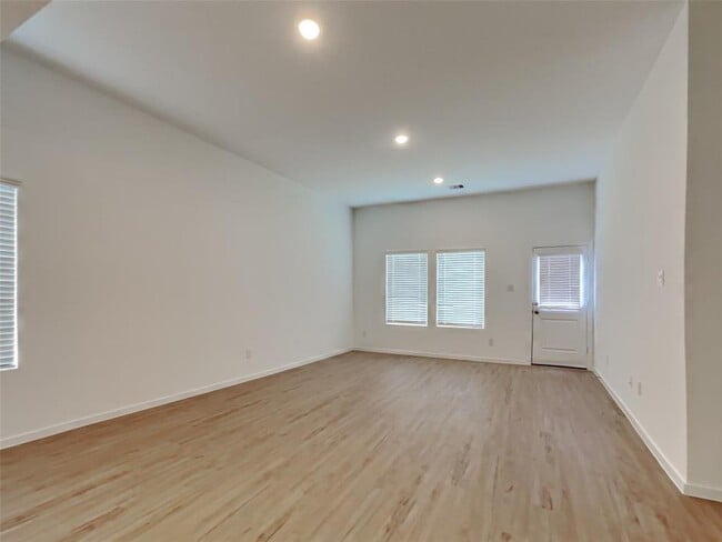 Building Photo - 21566 Casavatore Dr