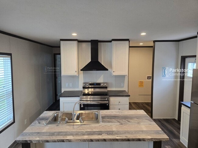 Building Photo - 2525 Redoubt Cir