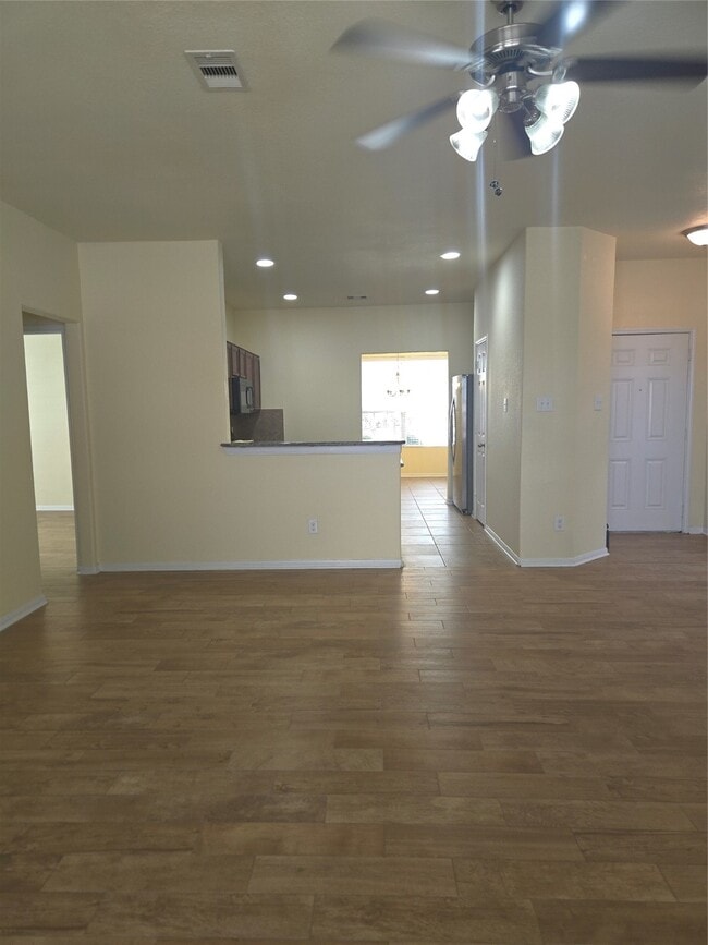 Foto del edificio - 2431 Cloudy Bay Dr