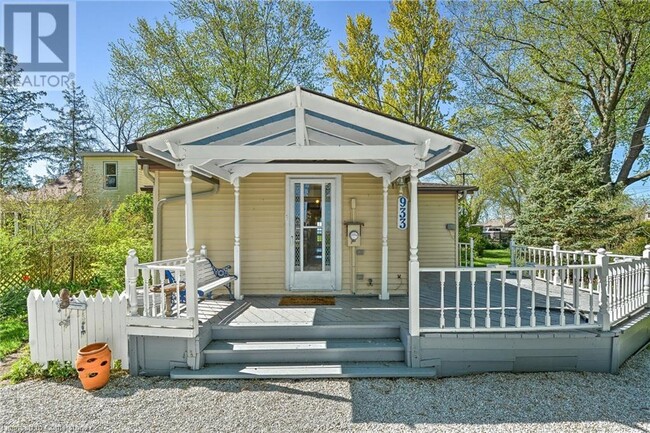 Building Photo - 933 Twin Gables Dr