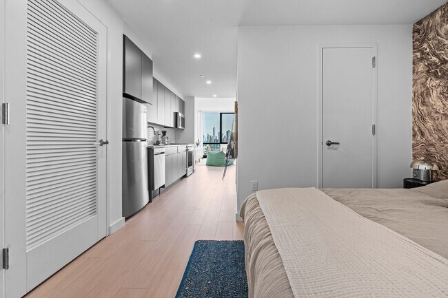 Interior Photo - CMPND 15 Central