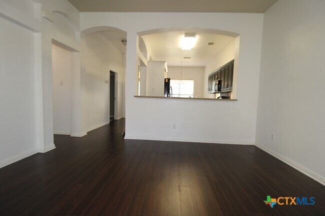 Building Photo - 3413 Castleton Dr