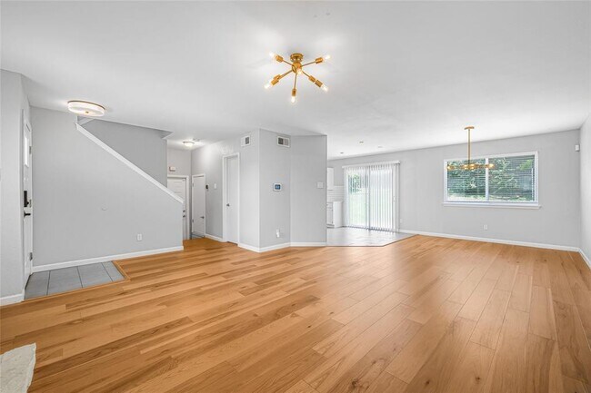 Building Photo - 8412 Spring Valley Dr