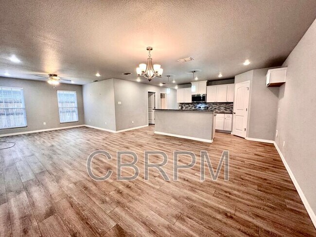 Building Photo - 1302 N Clinton Ave