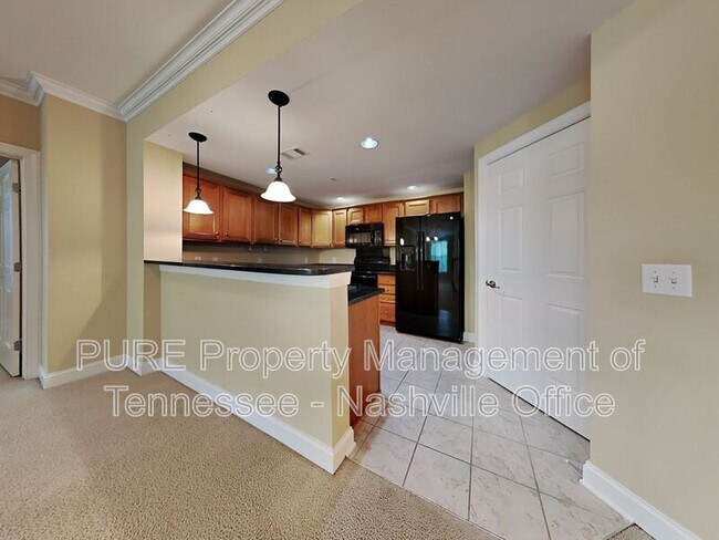 Building Photo - 2000 Newark Ln