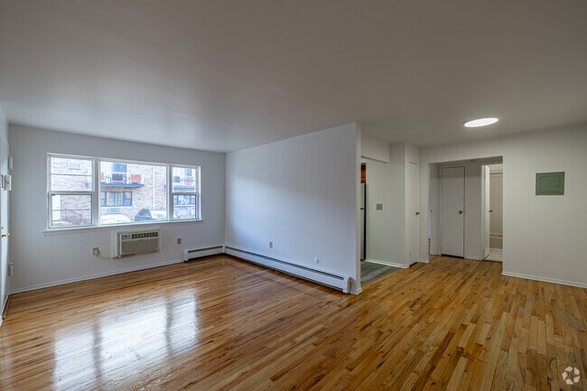 1 habitación, 1 baño - 726 pies cuadrados - Sala de estar/comedor - Lodi Circle Apartments