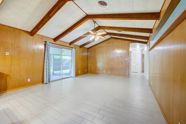 Building Photo - 2508 Spruceleaf Cir