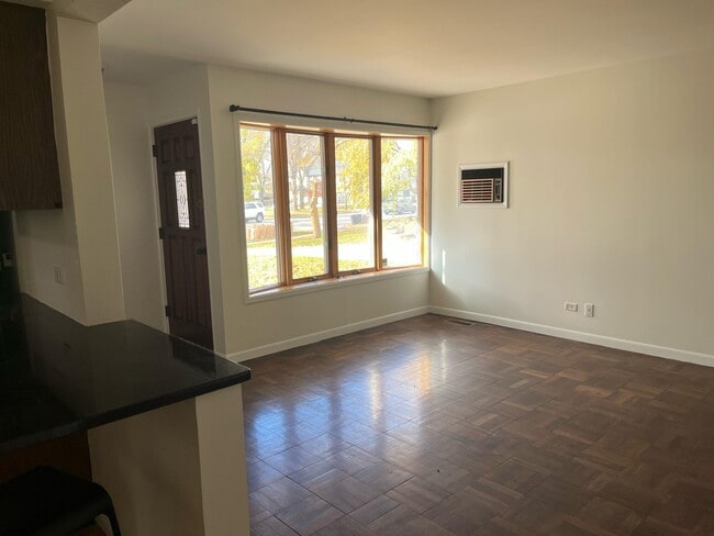 Foto del edificio - 883 S York St