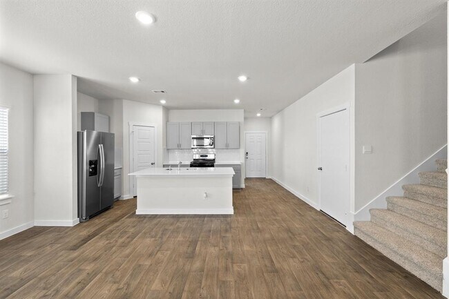 Foto del edificio - 421 Merriman Rd