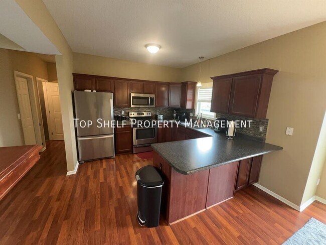 Foto del edificio - 332 NW Driftwood Dr