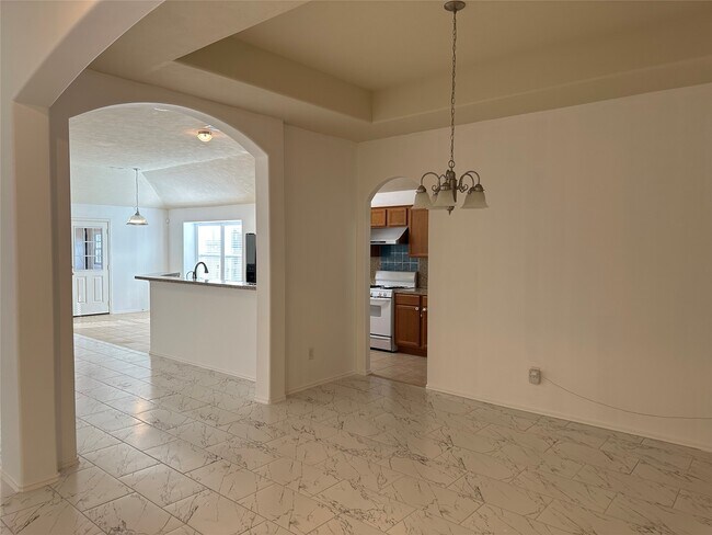 Building Photo - 22206 Oceanic Dr