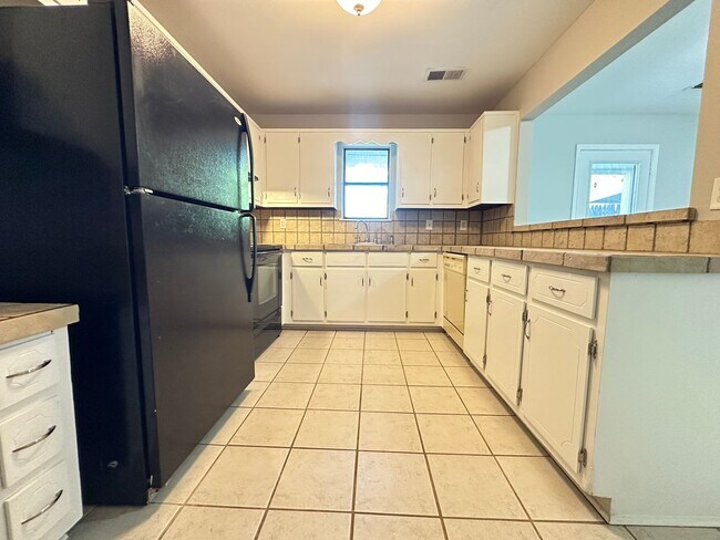 Building Photo - Townhome for rent in Grayson Valley