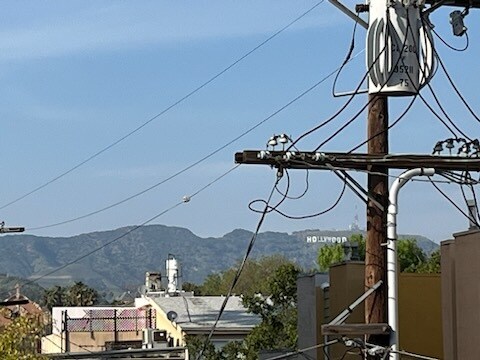 Foto del edificio - 1210 N Las Palmas Ave