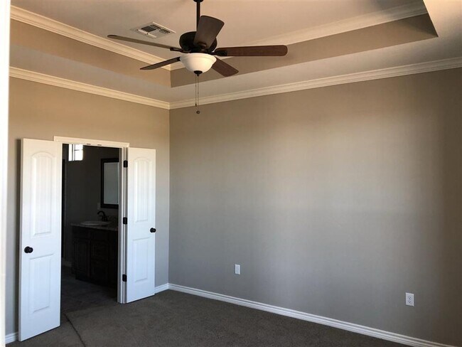 Building Photo - 407 Northeast Mountain Meadow Drive