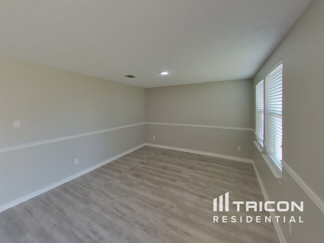 Building Photo - 3005 Deer Ridge Dr