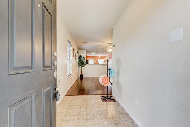 Foto del edificio - 8126 Chancewood Ln