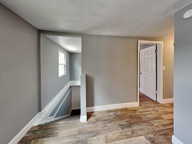 Building Photo - 7345 Linda Dr