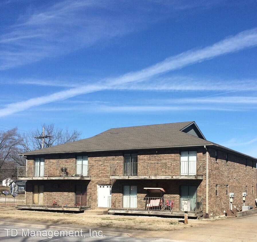 227 W South St, Bolivar, MO 65613 Room for Rent in Bolivar, MO