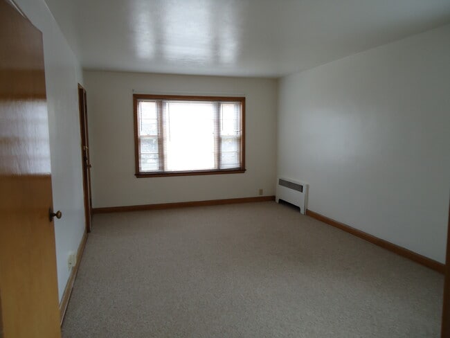 Living room - 925 Glenview Ave