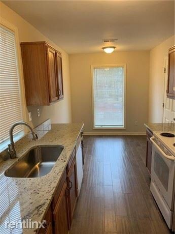Building Photo - 5156 Laurel Bridge Ct SE