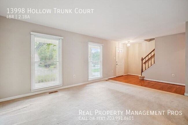 Foto del edificio - 13998 Hollow Trunk Ct