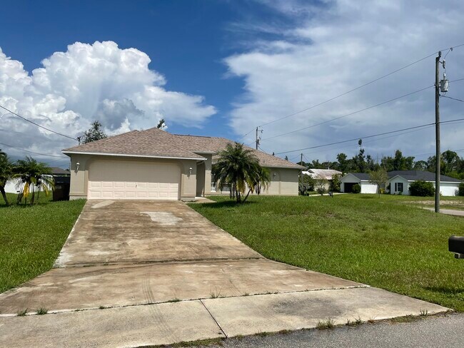 Building Photo - 3131 SW 19th Ave