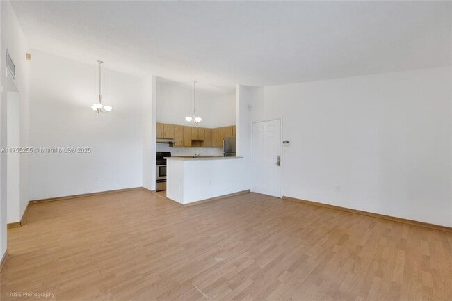 Foto del edificio - 20681 NE 4th Pl