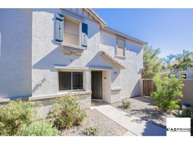 Foto del edificio - Welcome to this Stylish and Updated 3/2.5 ...