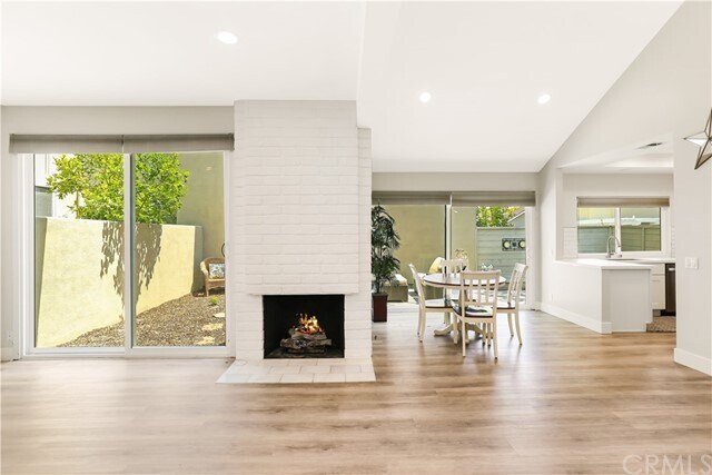 Foto del edificio - 2 Nutwood