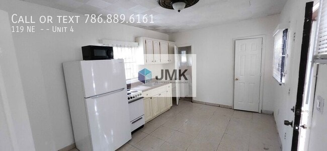 Building Photo - 119 NE  --Unit 4