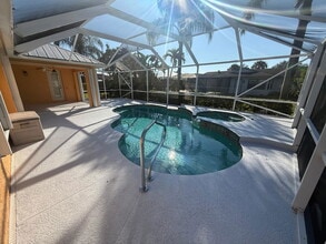 Building Photo - 1829 SW Hickock Terrace