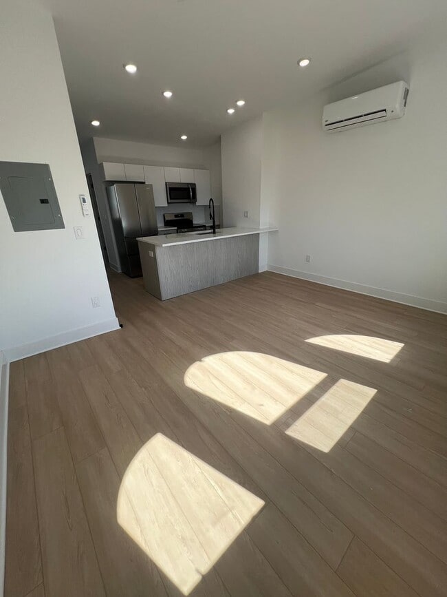 Foto del edificio - 4253 Viola St