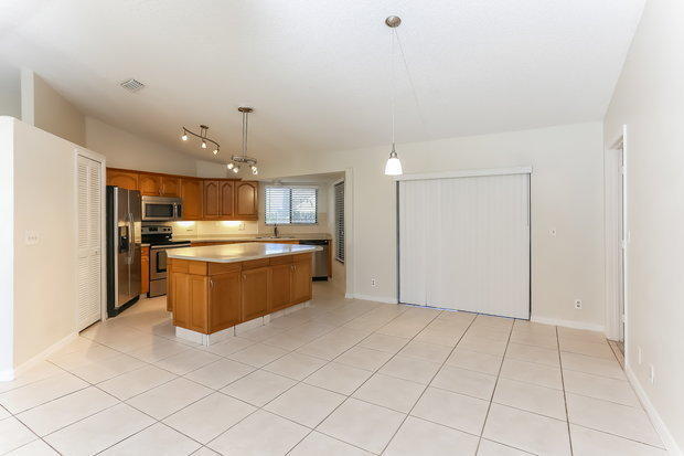 Building Photo - 139 Parkwood Dr