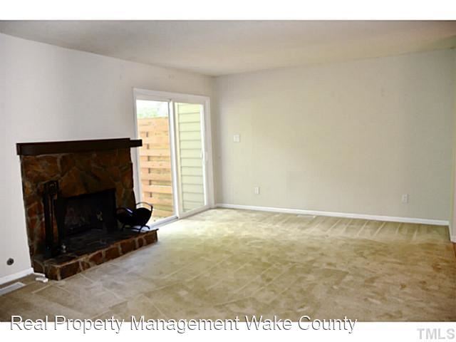 Building Photo - 2 br, 1.5 bath House - 5464 Pine Top Circle