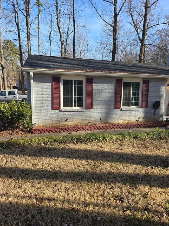 Building Photo - 3226 Piney Grove Rd