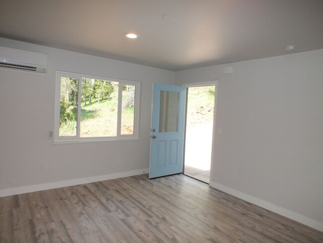 Building Photo - Placerville Jr 1 bedroom near Marshall  Ho...