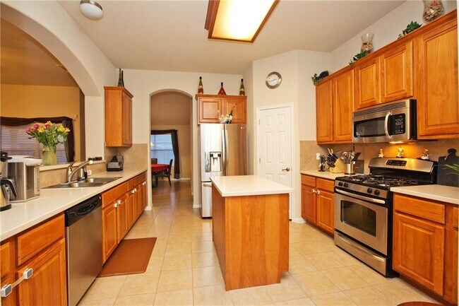 Building Photo - 18408 Dry Brook Loop