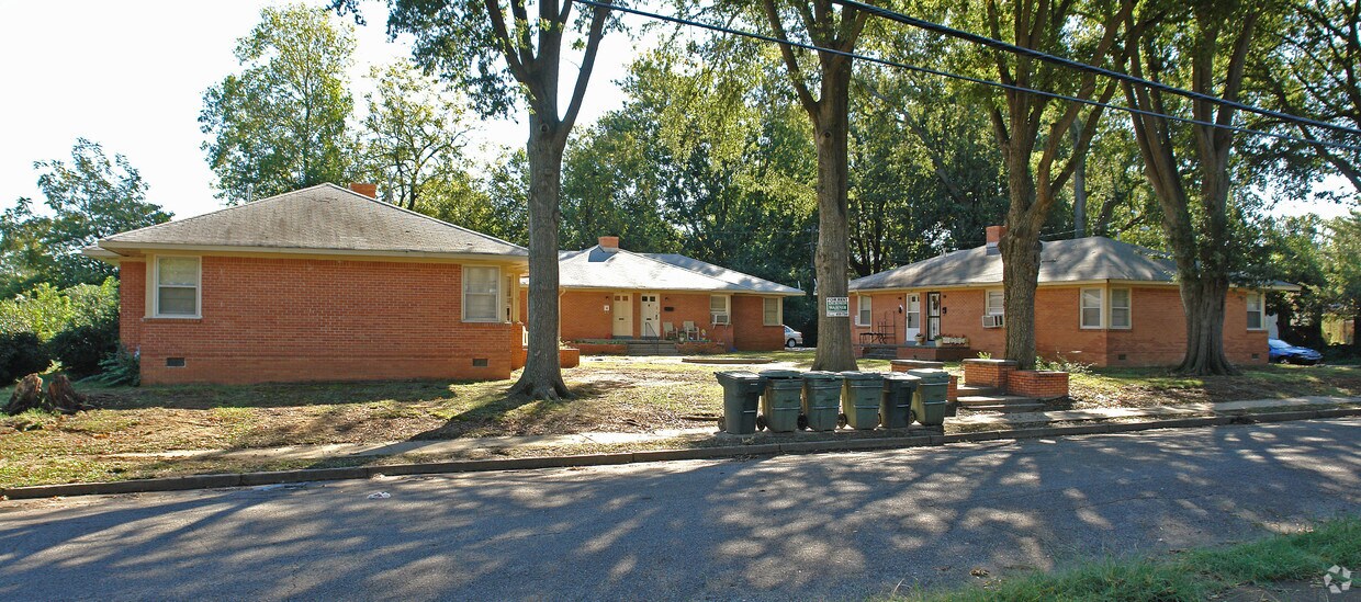 Primary Photo - 38-48 Bingham Ave