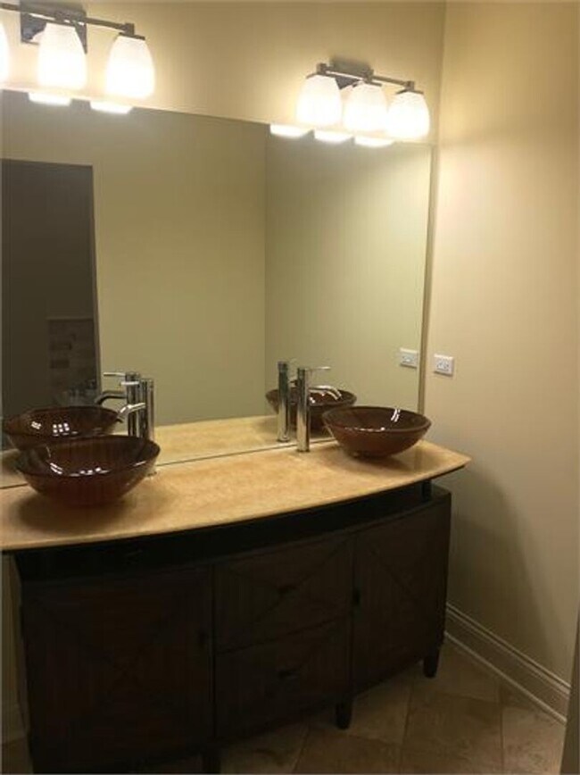 Foto del edificio - 7412 Madison St