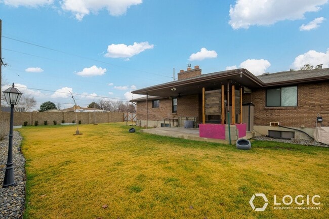 Photo - 2718 Ferron Dr House