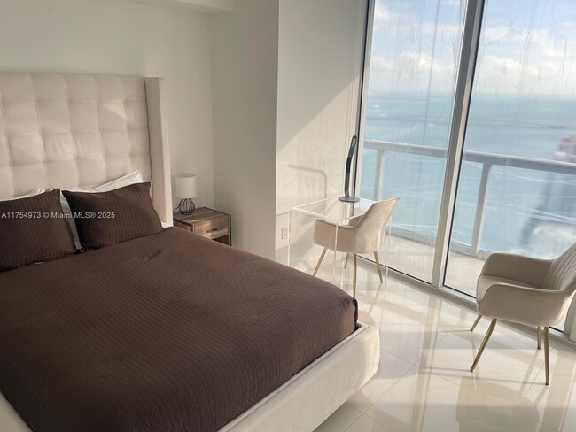 Foto del edificio - 495 Brickell Ave