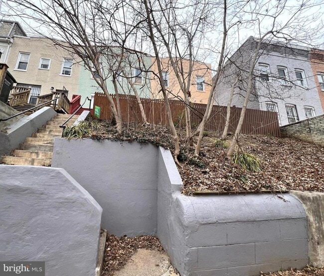 Building Photo - 717 Euclid St NW