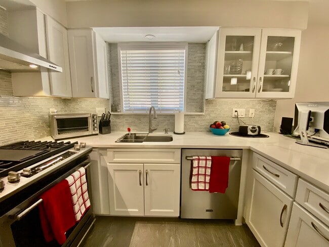 Foto del edificio - 5307 Pooks Hill Rd