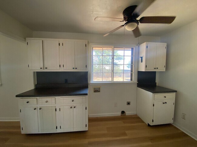 Foto del edificio - 1202 Oakdale St